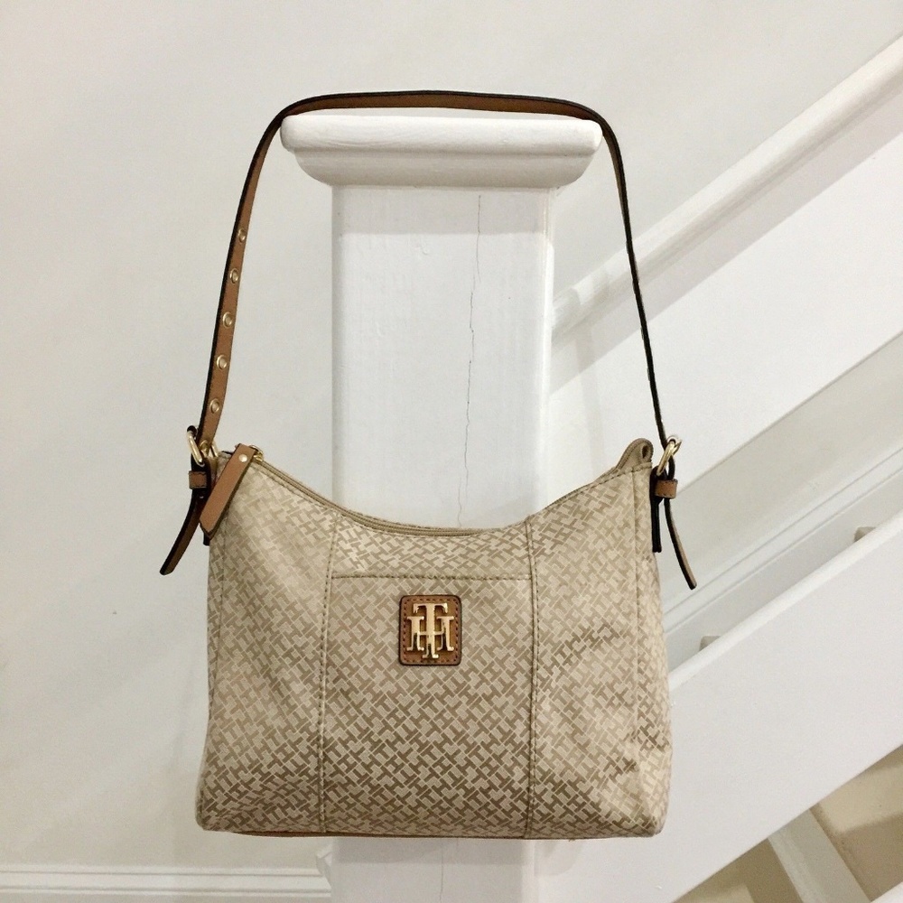 Tommy Hilfiger Purse, Tan, Zipper Closure